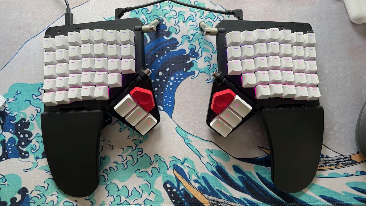My first ergo split board with ortholinear layout. It was between this and the outgoing ErgoDox model and I have no regrets going for the Moonlander.